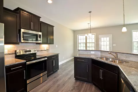 1019 Hydrangea Dr, Aberdeen, NC 28315 photo 3