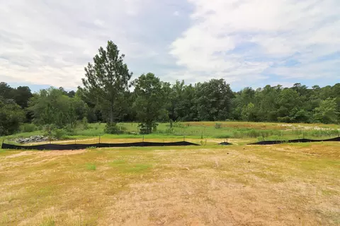 1019 Hydrangea Dr, Aberdeen, NC 28315 photo 8