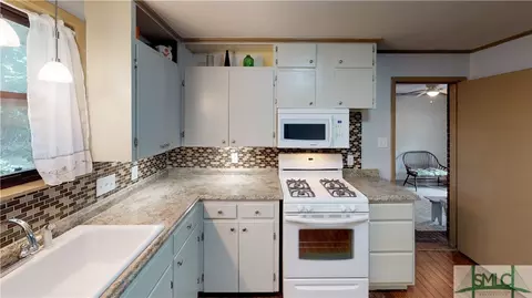 502 E 4th St, Rincon, GA 31326 photo 7
