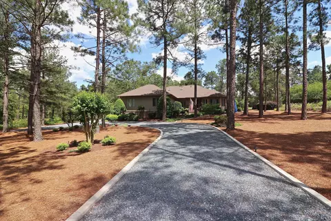 30 Glasgow Dr, Pinehurst, NC 28374 photo 2
