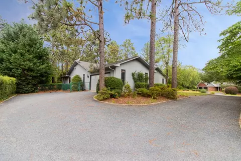 9 Raleigh Dr, Pinehurst, NC 28374 photo 2