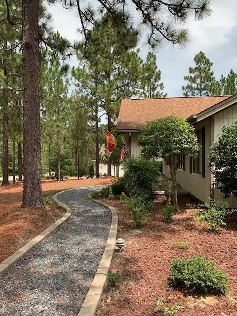 137 E Devonshire Ave, West End, NC 27376 photo 4