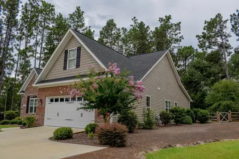 15 Calhoun Ln, Pinehurst, NC 28374 photo 2
