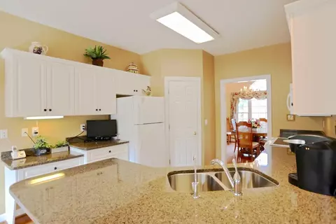 670 Burning Tree Rd, Pinehurst, NC 28374 photo 8