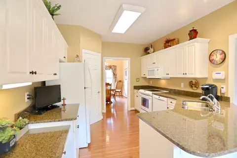 670 Burning Tree Rd, Pinehurst, NC 28374 photo 9