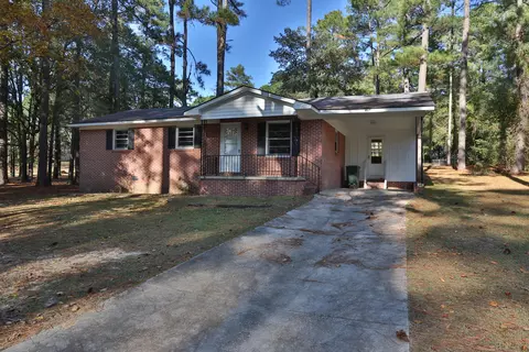204 James Ave, Hamlet, NC 28345 photo 1