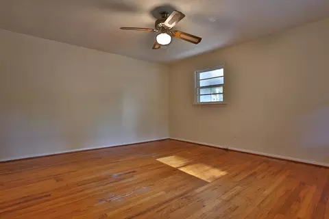 204 James Ave, Hamlet, NC 28345 photo 2