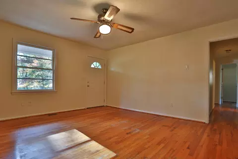 204 James Ave, Hamlet, NC 28345 photo 3
