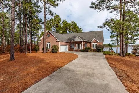 329 Longleaf Dr, West End, NC 27376 photo 5