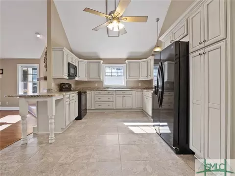 178 Lakeside Dr, Midway, GA 31320 photo 3