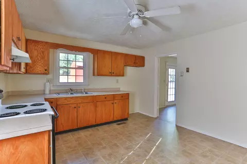 107 Lillians Ln, Hamlet, NC 28345 photo 9