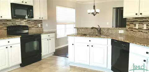 8 Timber Crest Ct, Savannah, GA 31407 photo 2