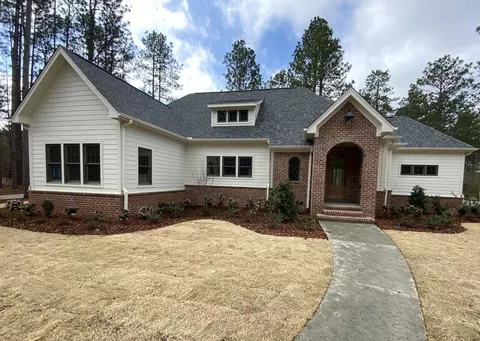 122 Chanticleer Dr, Pinehurst, NC 28374 photo 1