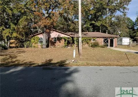818 Debbie Dr, Hinesville, GA 31313