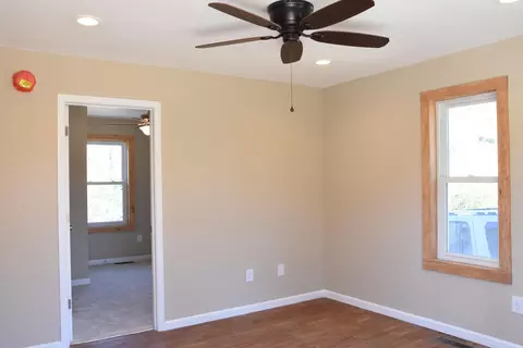 204 Benjamin St, Aberdeen, NC 28315 photo 3