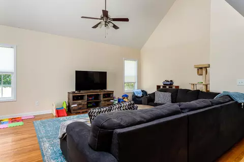 108 Lightwater Ct, Aberdeen, NC 28315 photo 4