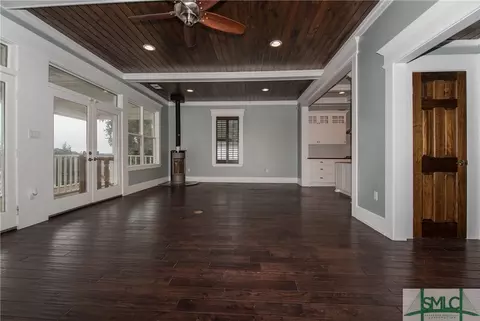 439 E 1st St, Midway, GA 31320 photo 5