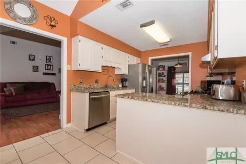 124 Longleaf Cir, Pooler, GA 31322 photo 9
