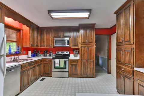 104 Alexander Dr, Hamlet, NC 28345 photo 8