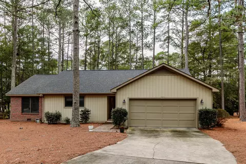 150 Westchester Cir, Pinehurst, NC 28374 photo 1