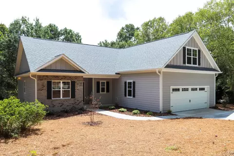 139 Longleaf Dr, West End, NC 27376 photo 1