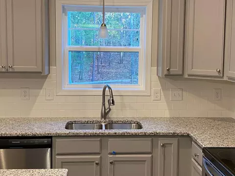105 Ramsgate Ct, West End, NC 27376 photo 4