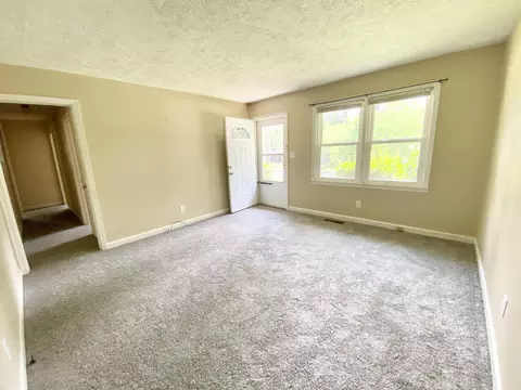 102 James Ave, Hamlet, NC 28345 photo 2