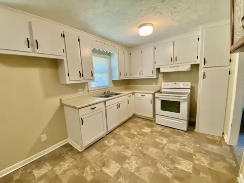 102 James Ave, Hamlet, NC 28345 photo 5