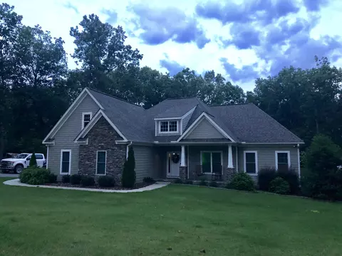 918 Devonshire Trl, Aberdeen, NC 28315 photo 2
