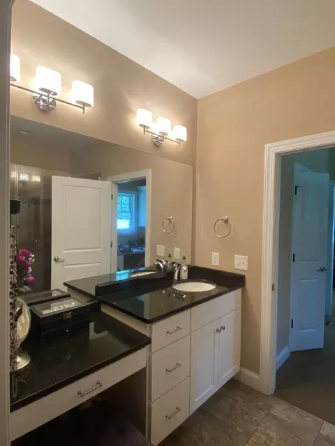 918 Devonshire Trl, Aberdeen, NC 28315 photo 14