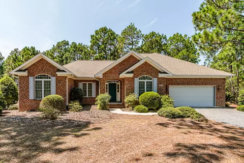441 Longleaf Dr, West End, NC 27376 photo 2