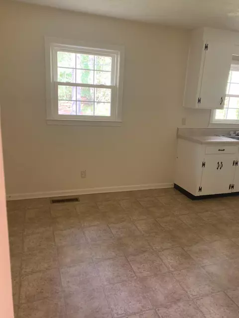 106 James Ave, Hamlet, NC 28345 photo 4