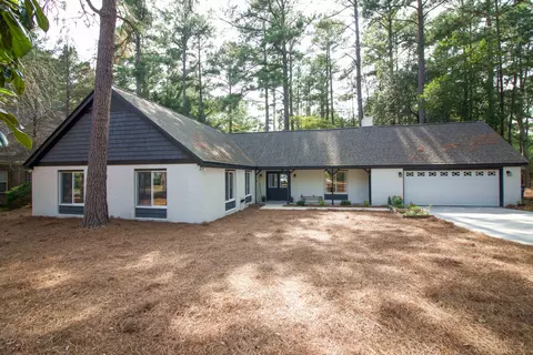 140 Westchester Cir, Pinehurst, NC 28374 photo 1