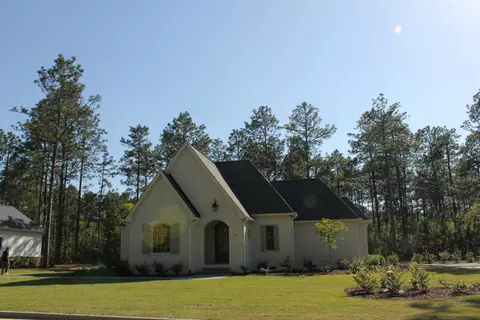121 Chanticleer Dr, Pinehurst, NC 28374 photo 1