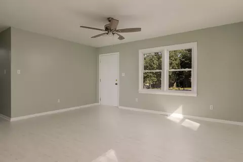 106 Curtis Ave, Hamlet, NC 28345 photo 4