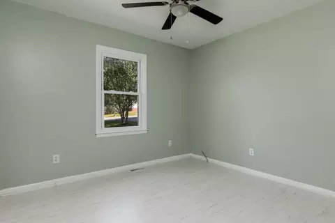 106 Curtis Ave, Hamlet, NC 28345 photo 17