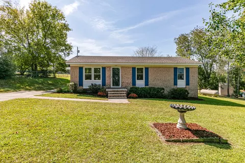106 Curtis Ave, Hamlet, NC 28345 photo 1