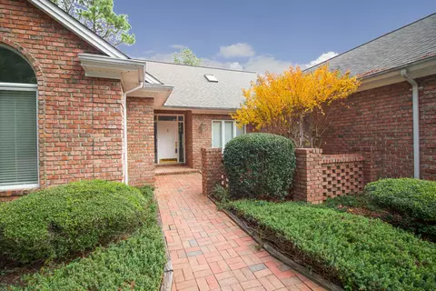 440 SE Lake Forest Dr, Pinehurst, NC 28374 photo 2