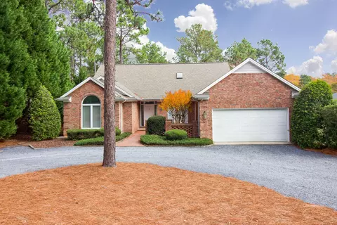 440 SE Lake Forest Dr, Pinehurst, NC 28374 photo 1