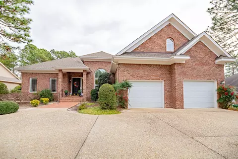 4 Greenbrier Ln, Pinehurst, NC 28374 photo 1