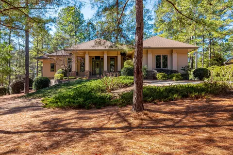 16 Mcmichael Dr, Pinehurst, NC 28374 photo 2