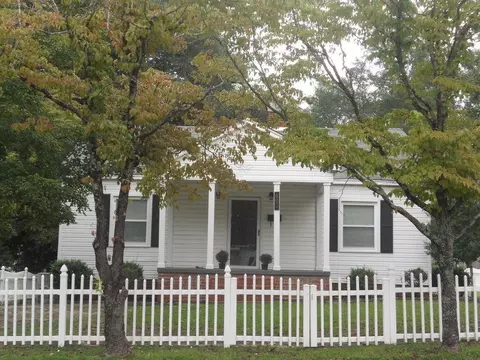 602 Oak Ave, Hamlet, NC 28345 photo 1