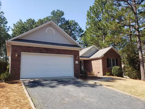 22 La Quinta Loop, Pinehurst, NC 28374 photo 1