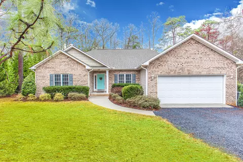 165 New Bedford Cir, Pinehurst, NC 28374 photo 1
