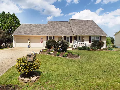 683 Cedar Pt, Vass, NC 28394 photo 2