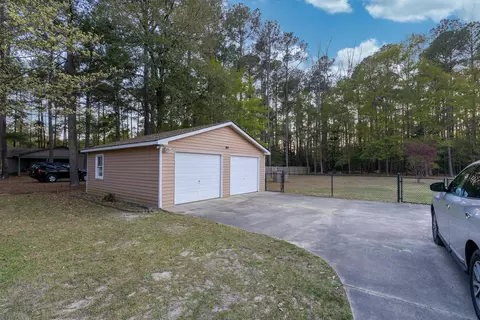 143 Dixie Trl, Hamlet, NC 28345 photo 6