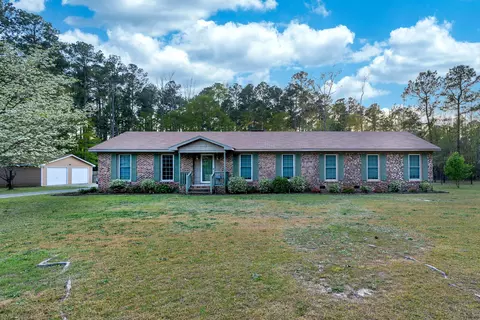 143 Dixie Trl, Hamlet, NC 28345 photo 1