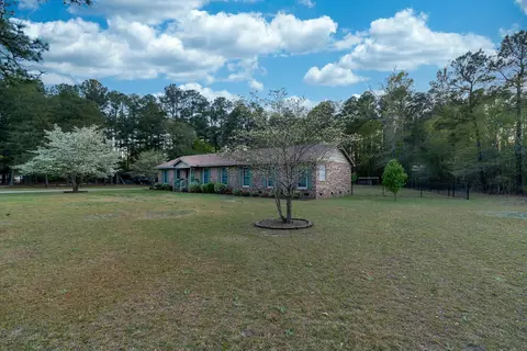 143 Dixie Trl, Hamlet, NC 28345 photo 7