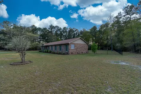 143 Dixie Trl, Hamlet, NC 28345 photo 14