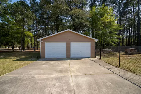 143 Dixie Trl, Hamlet, NC 28345 photo 4